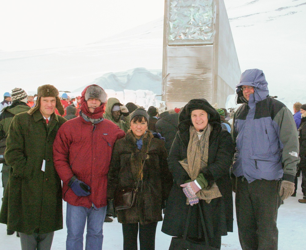 Dr. Debouck and 4 other people standing in front of Svalbard Seed Vault. 